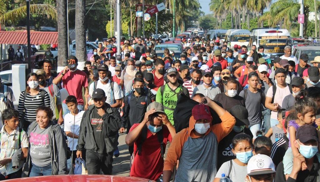 migrantes-marchan-en-tapachula-para-exigir-a-autoridades-documentos-y-libre-transito-foto-efe