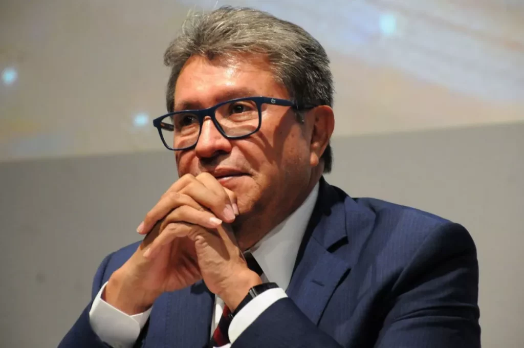 Monreal se queda en MORENA y buscará ganar candidatura presidencial