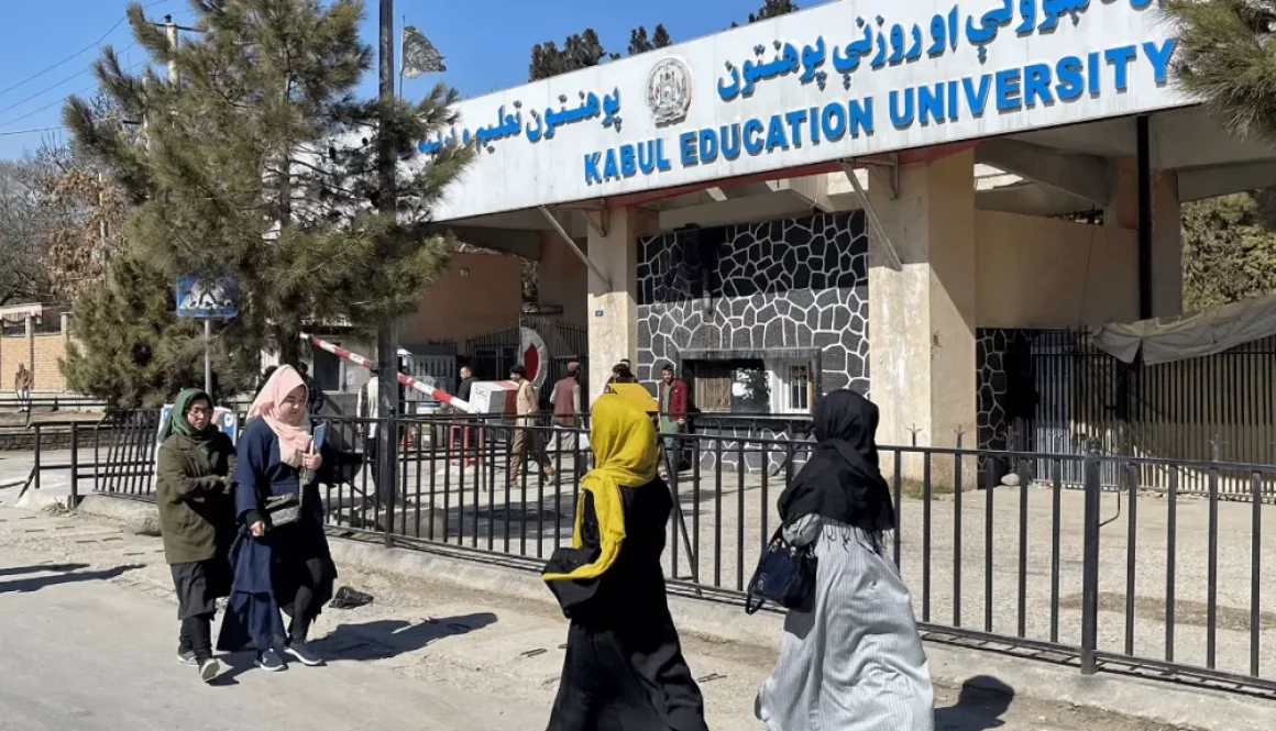 afganistan-mujeres-universidad-reuters.png_554688468