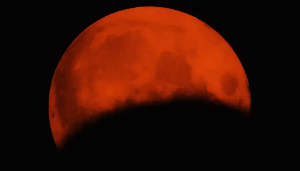 Eclipse-lunar-de-noviembre-2022-cuando-es-y-a-que-hora-verlo-desde-EEUU-y-Mexico-shutterstock_1141411955