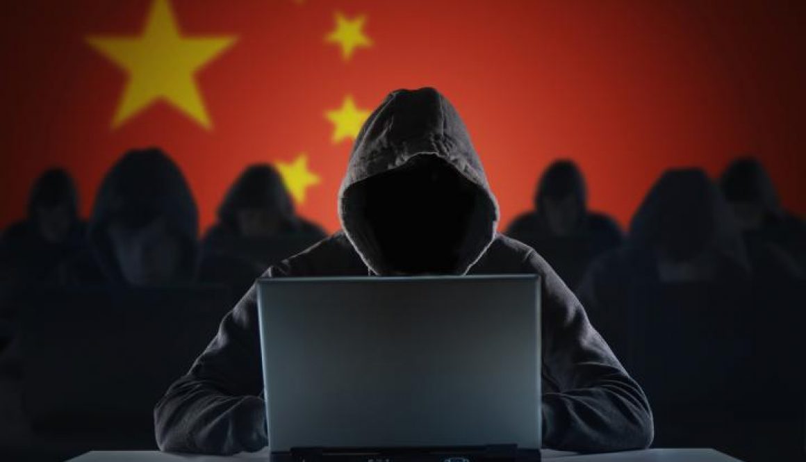 hackers-con-una-bandera-de-china-de-fondo